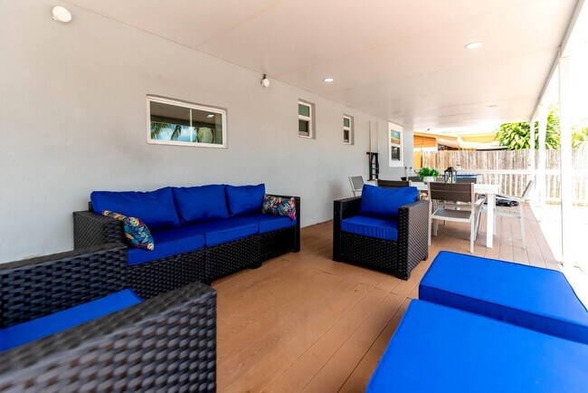 Building Photo - 4154 SW 49th St