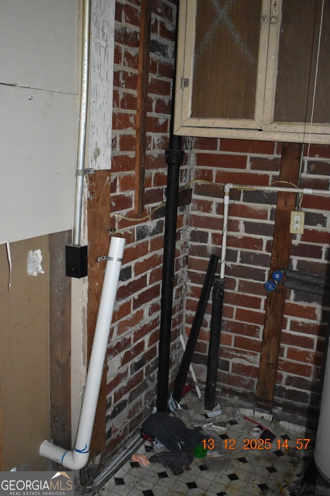 Building Photo - 803 Grosso Ave