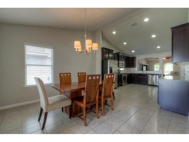 Building Photo - 709 Noatak Trail