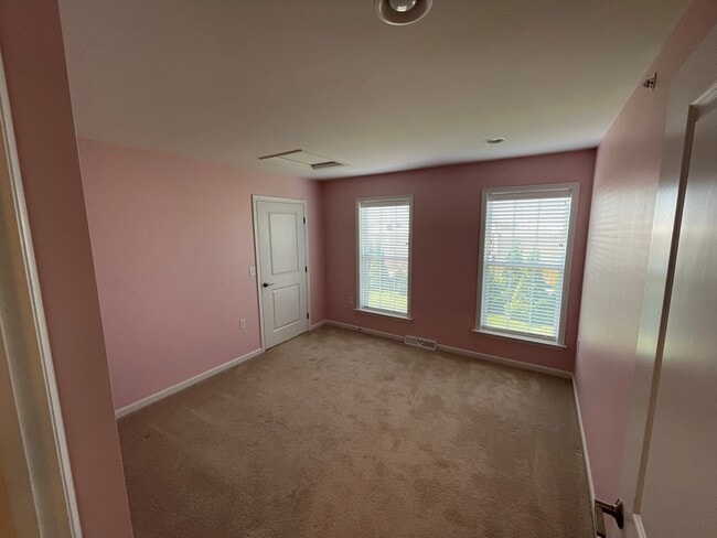 Building Photo - 410 Mayer Pl