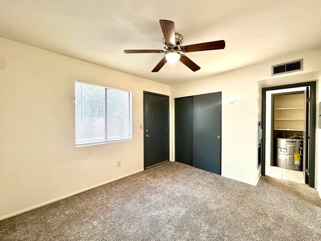 Building Photo - Spacious 1 Bedroom in Gated Community, Off...