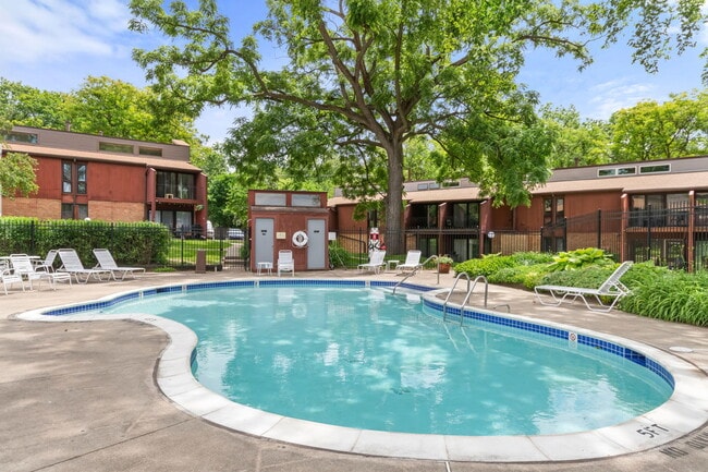 Building Photo - 1815 Independence Blvd