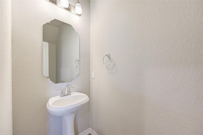 Building Photo - 8006 Scanlan Trce