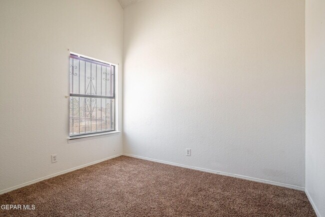 Building Photo - 10968 Whitey Ford St