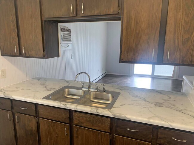 Building Photo - 406 W Alyea St