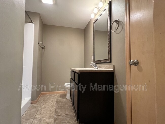 Building Photo - 1765 Sara Ct