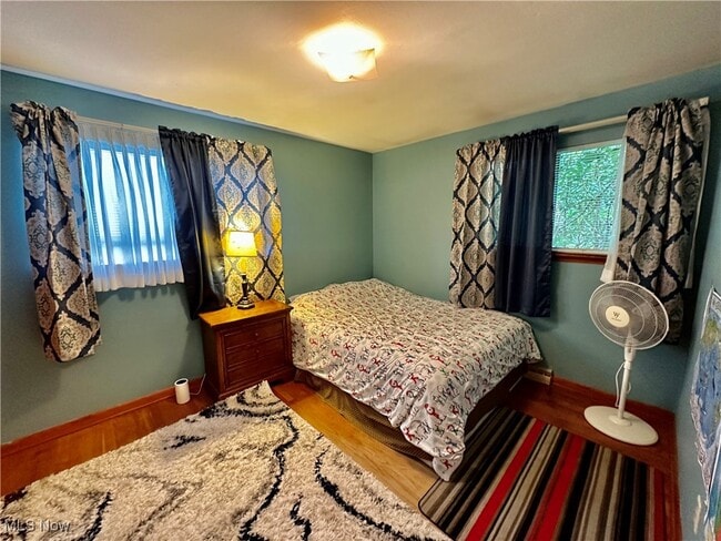 Building Photo - 1370 W Vine St