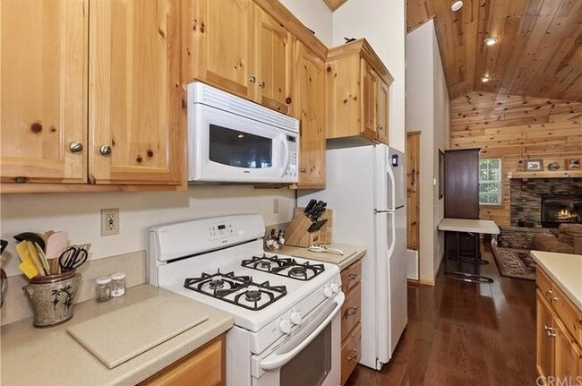 Building Photo - 1165 Saturn Way