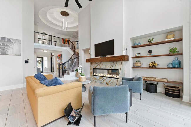 Building Photo - Beautiful Home in Sienna