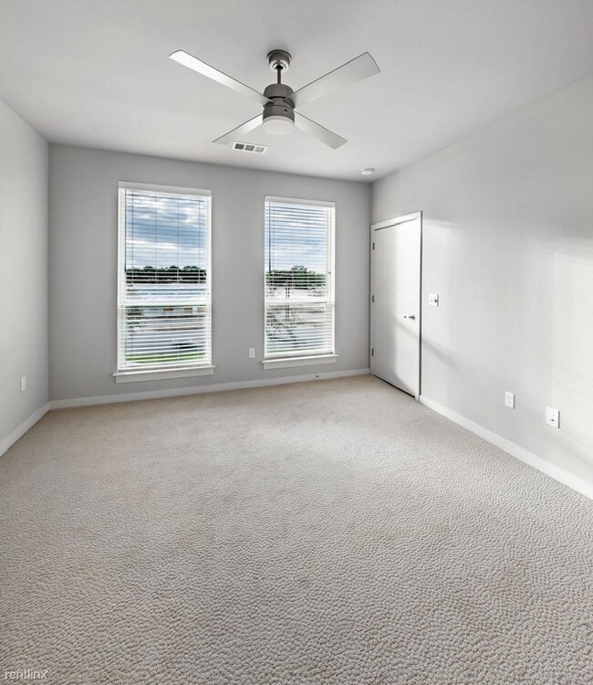 Building Photo - 1 br, 1 bath Condo - 1523 Northwest Blvd /...