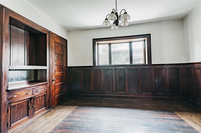 Building Photo - 137 Leroy St