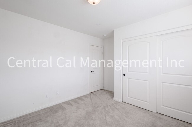 Building Photo - 5 Bedroom/3 Bath Home with Paid Solar System - $3095 Per month!