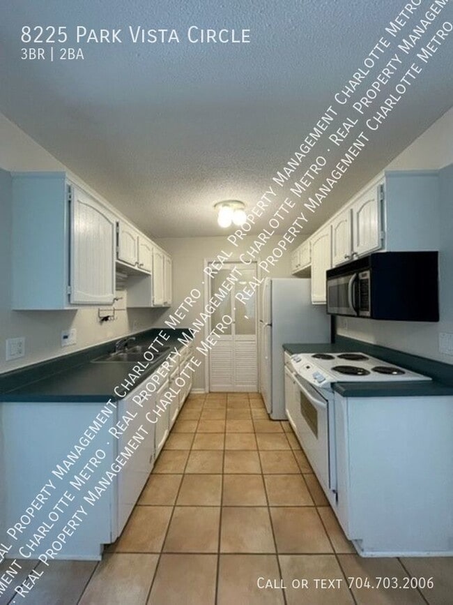 Building Photo - Great 3bd/2bth home in desirable Pineville...