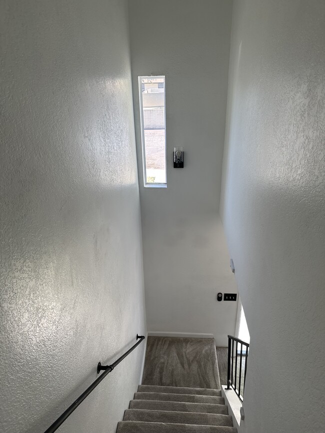 Stairwell - 7521 N 47th Ln