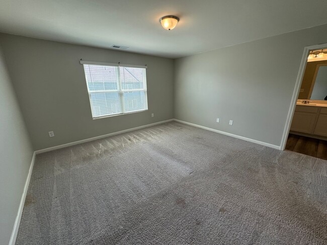 Building Photo - Nice 2/2.5 Townhouse in Cartersville- $1,495
