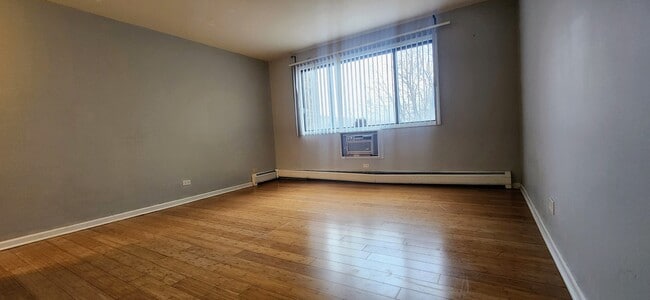 Building Photo - 5306 N Cumberland Ave