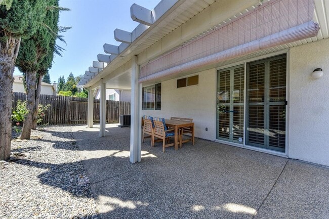 Building Photo - Home for Rent in Gold River, CA