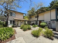Building Photo - Renovated Townhome in Linda Mar