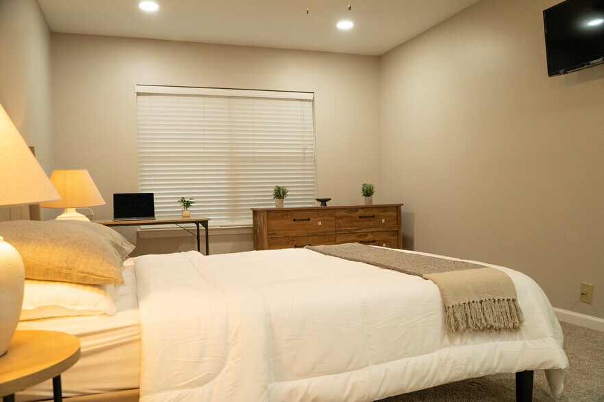 Primary Photo - 5218 Nina Lee Ln