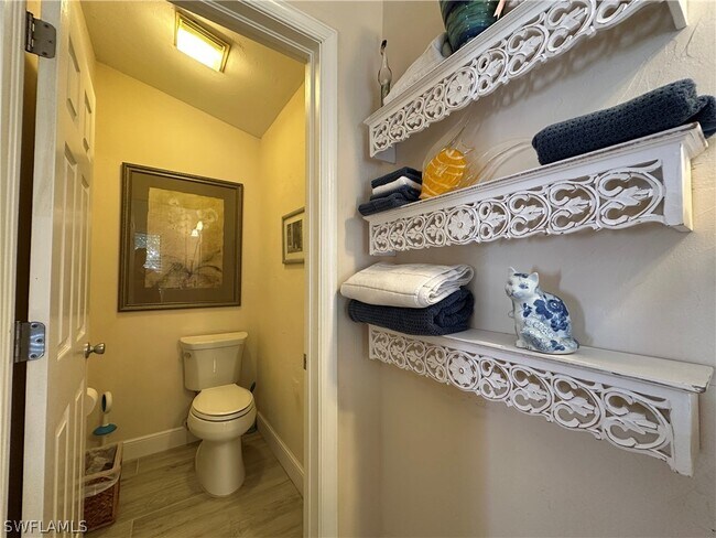 Building Photo - 1315 Naples Lake Dr