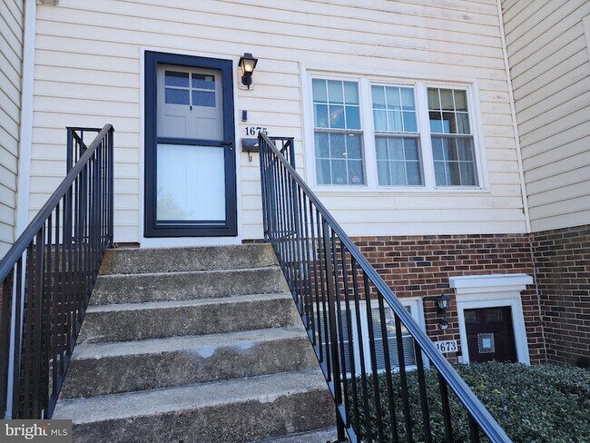 Building Photo - 1675 Ridgely Ct