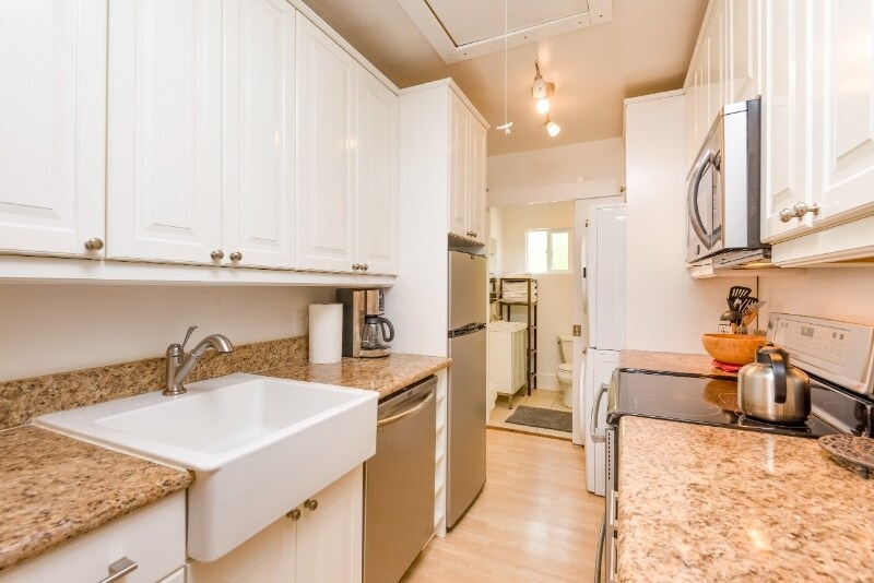 Building Photo - 1208 Electric Ave