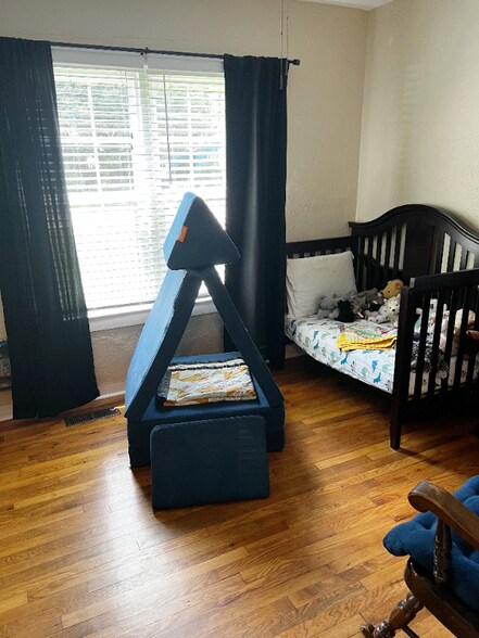 Building Photo - 1529 Yancey St