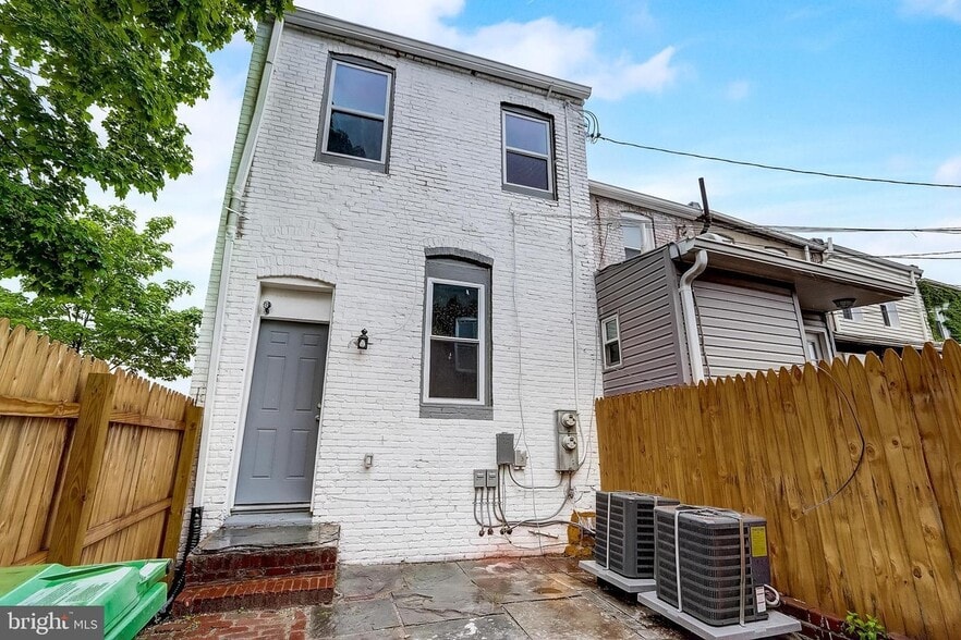 Building Photo - 2648 Hampden Ave