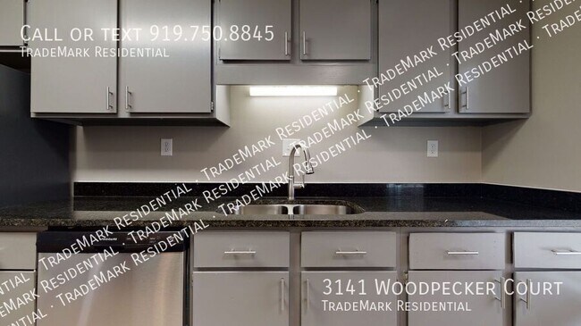 Building Photo - 3141 Woodpecker Ct