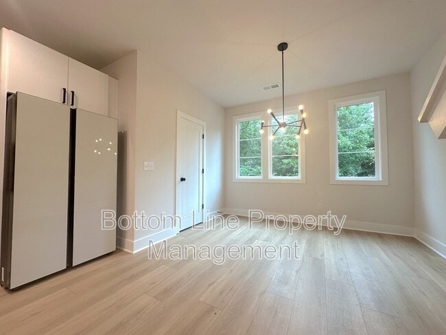 Building Photo - 1312 Carolyn Dr