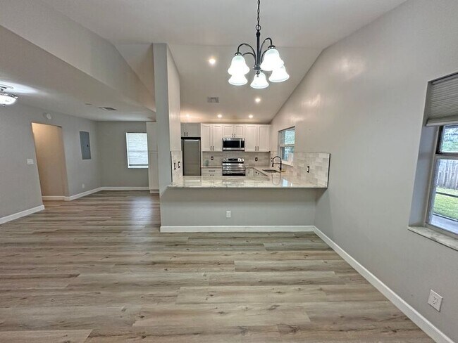 Building Photo - 10431 Pippin Ln