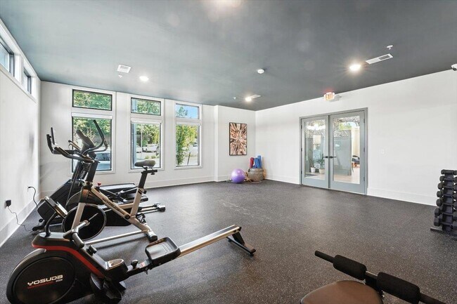 Building Photo - 440 NORTH Ave E