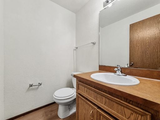 Building Photo - AVAILABLE FEBRUARY 1ST! Freshly Updated Kingsgate Home with Private Outdoor Space