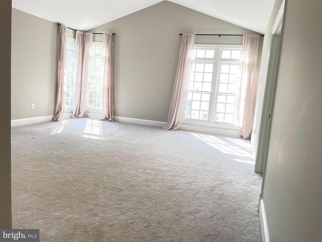 Building Photo - 9440 Flowerden Ln