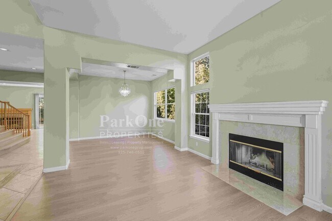 Building Photo - Beautiful Home in Peacock Creek