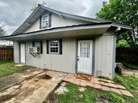 Building Photo - Cozy Guest House Utilities Included