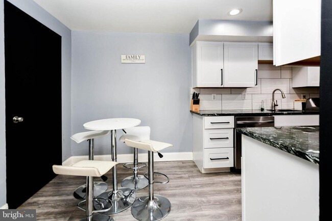 Building Photo - 10208 Prince Pl