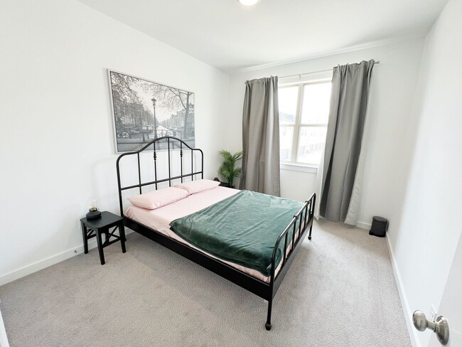 Building Photo - VIEW NOW - COMING SOON -Modern 3-Bedroom Townhome with Open Layout, Trails & Plano ISD 600 Collie...