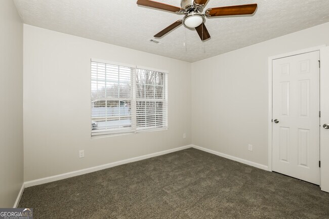 Building Photo - 9555 Fairway Turn