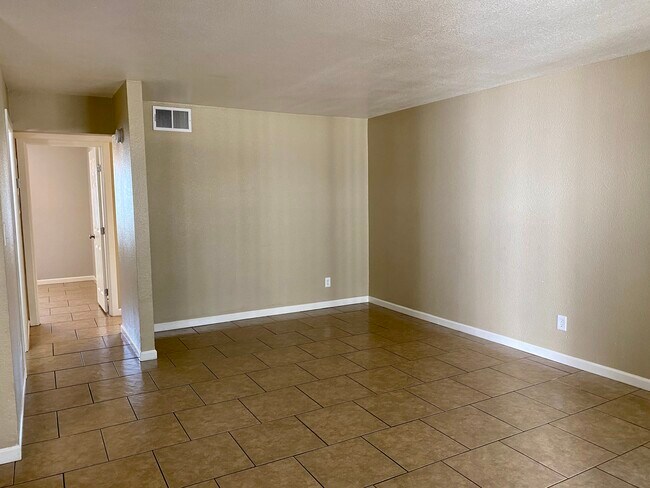 Building Photo - 349 N 11th St