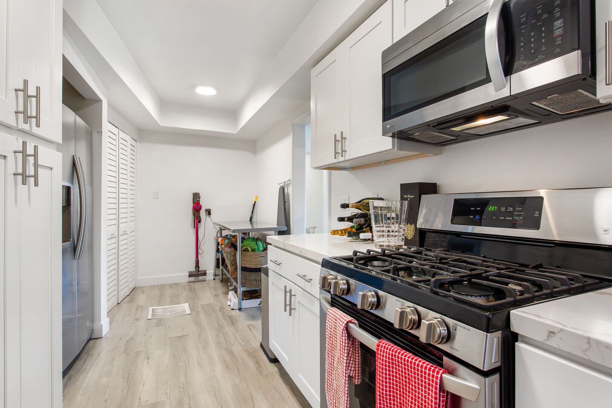 Kitchen - 1724 Rotary Dr