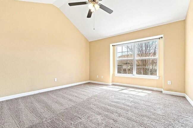 Building Photo - COMING SOON: Spacious 2-Bedroom Townhome w...