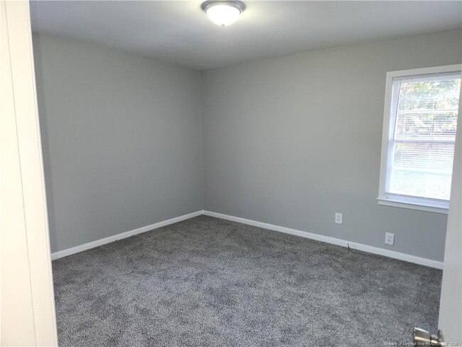 Building Photo - 3231 Rogers Dr