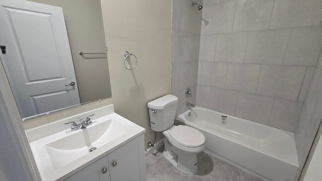 Building Photo - 4957 Serafica Dr