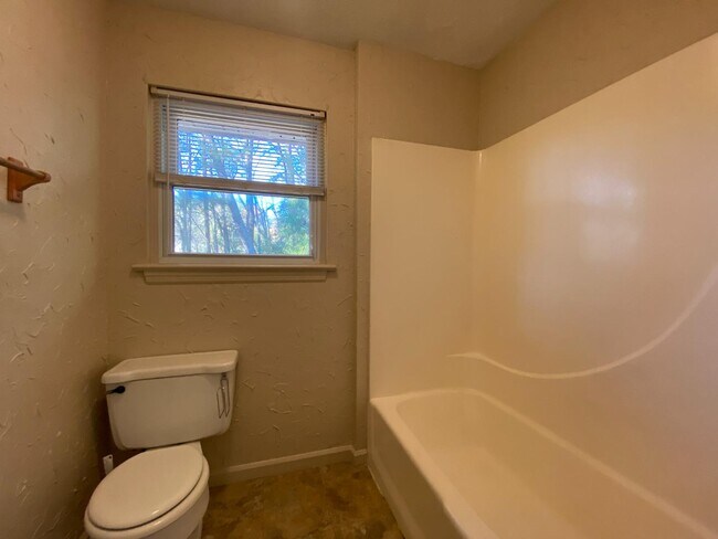 Building Photo - 739 S Germantown Cir