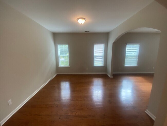 Building Photo - 4 Bedrooms 2.5 Baths in Richmond Hill, Available in 8/10/26!! Located in the sought-after Buckhea...