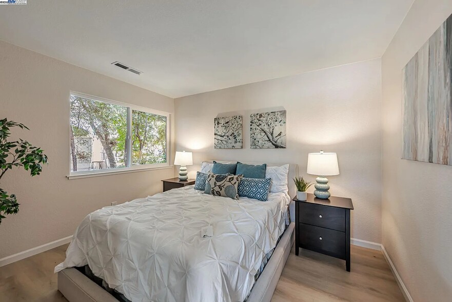 Building Photo - 7516 Silvertree Ln