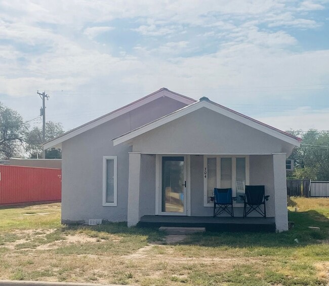 Primary Photo - 312 1-304 1/2 S Avenue G