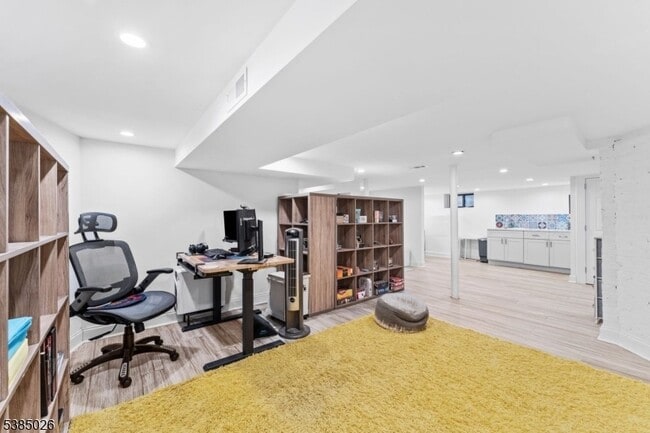 Building Photo - 283 Orange Rd