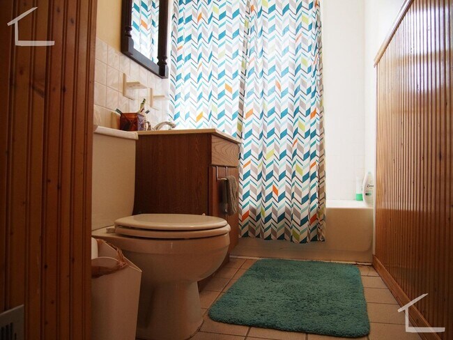 Building Photo - Don't miss out on this 1 bed in Brighton.... April or May Move in!!